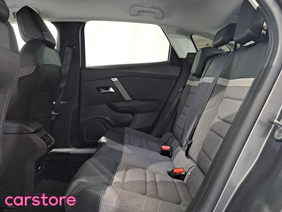 2022 Citroen C4 - image 10