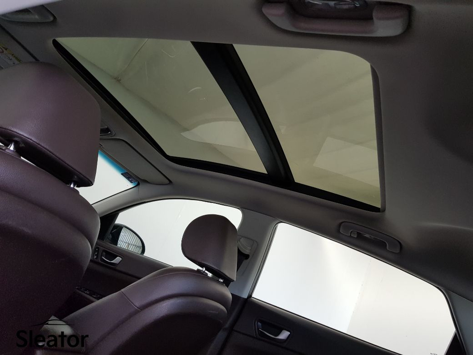 2019 Kia Optima - image 11