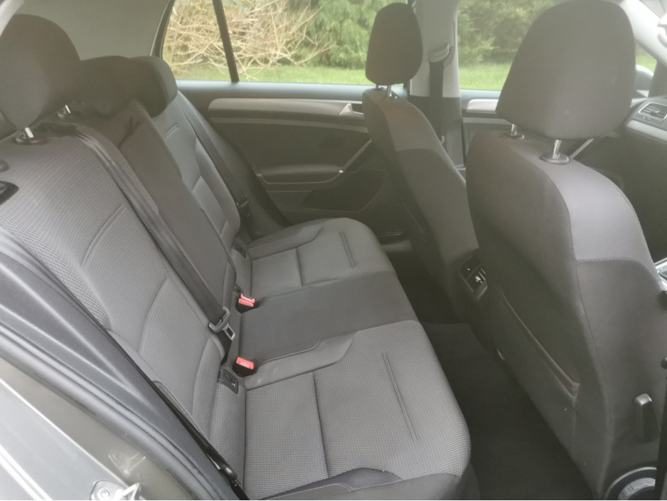 2016 Volkswagen Golf - image 17