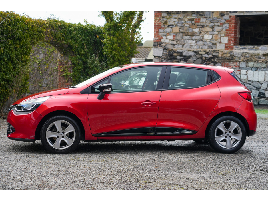 2016 Renault Clio - image 9