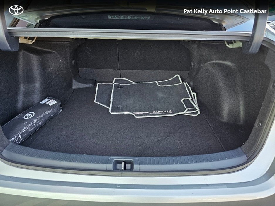 2024 Toyota Corolla - image 10