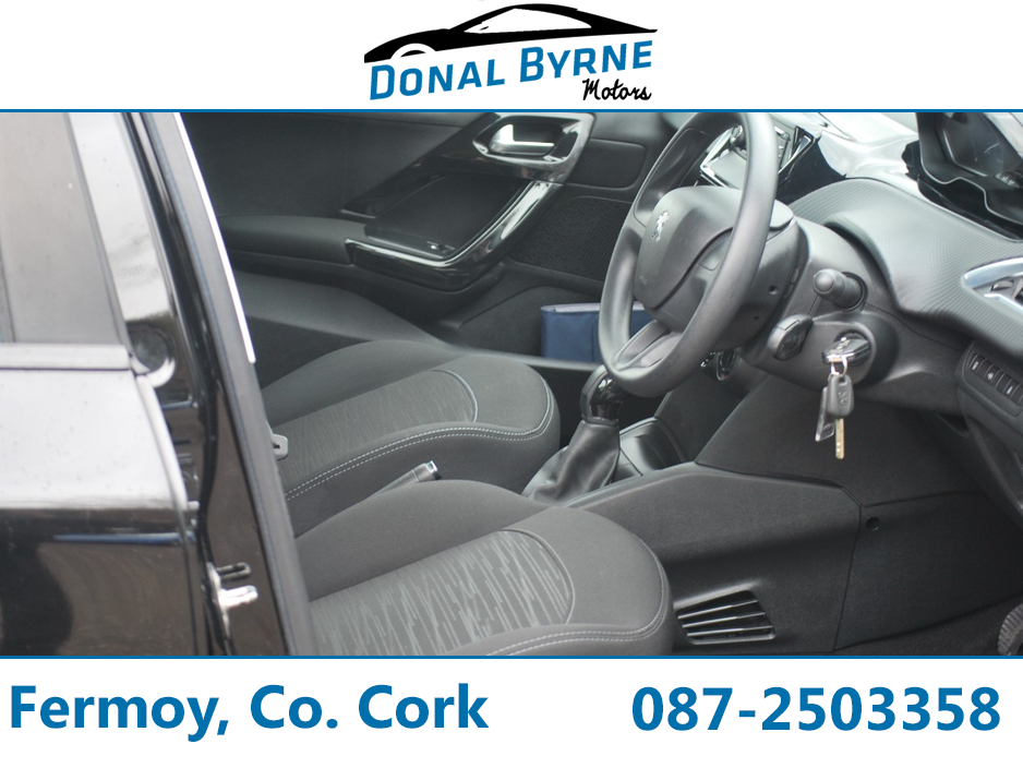 2016 Peugeot 208 - image 11