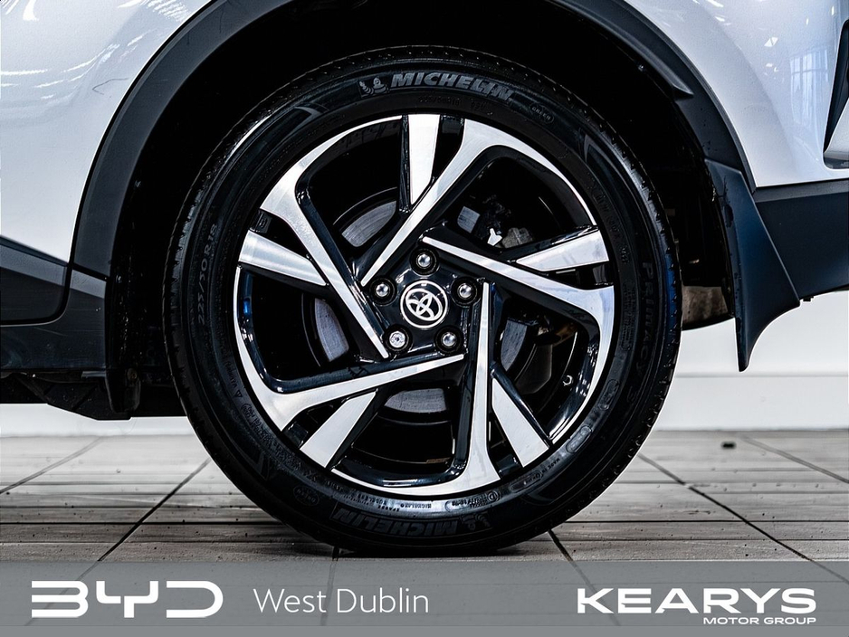 2023 Toyota C-HR - image 23