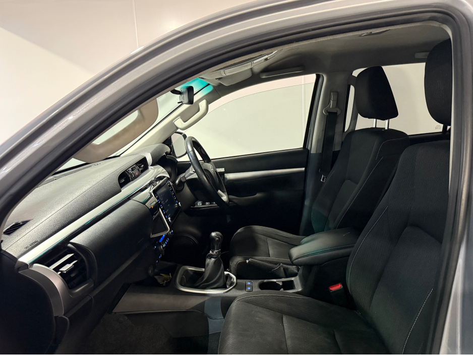2021 Toyota Hilux INVINCIBLE D-4D 4WD DCB