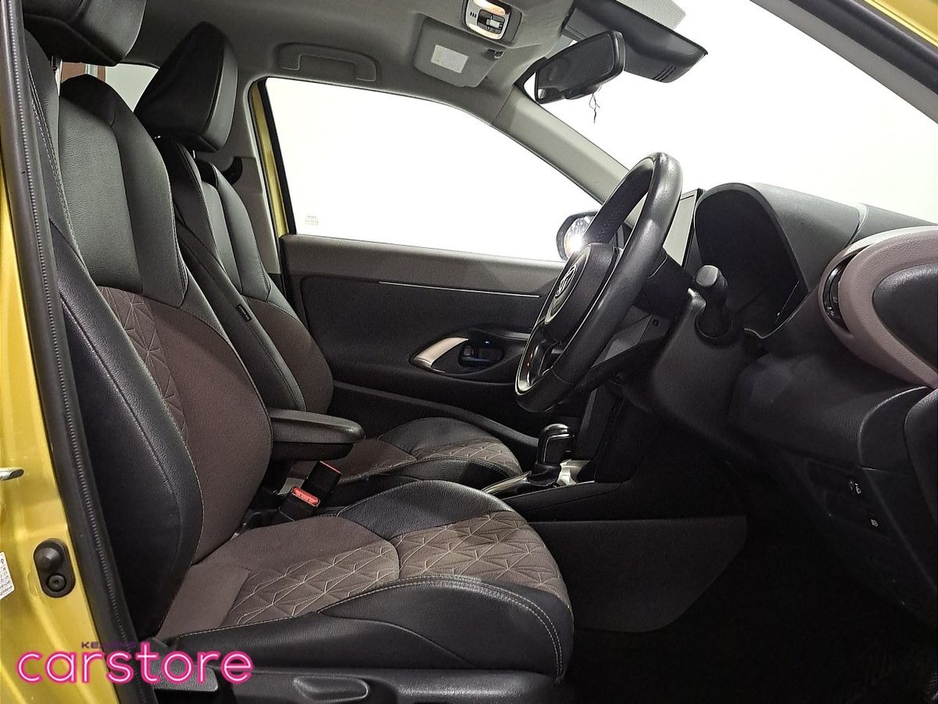 2023 Toyota Yaris Cross 1.5 Hybrid Sol €28,480