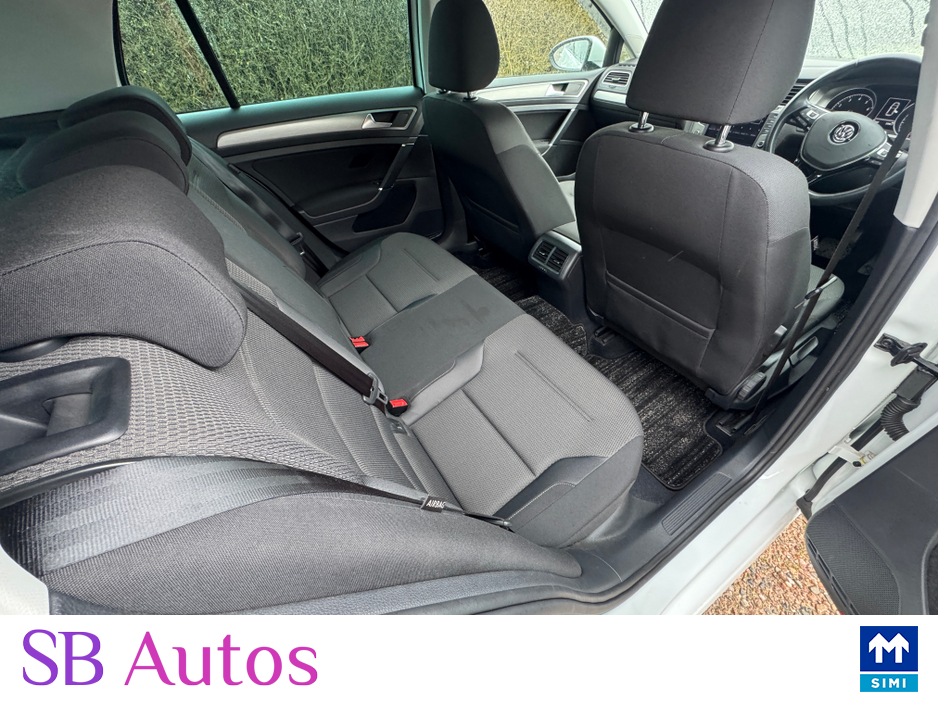 2017 Volkswagen Golf - image 10