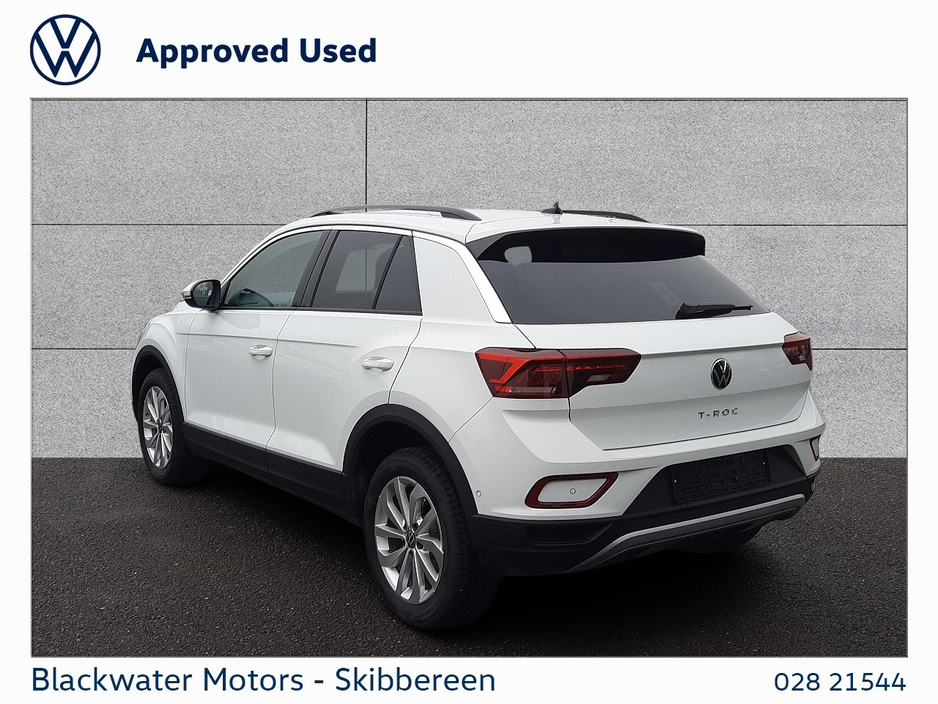 2026 Volkswagen T-Roc - image 3