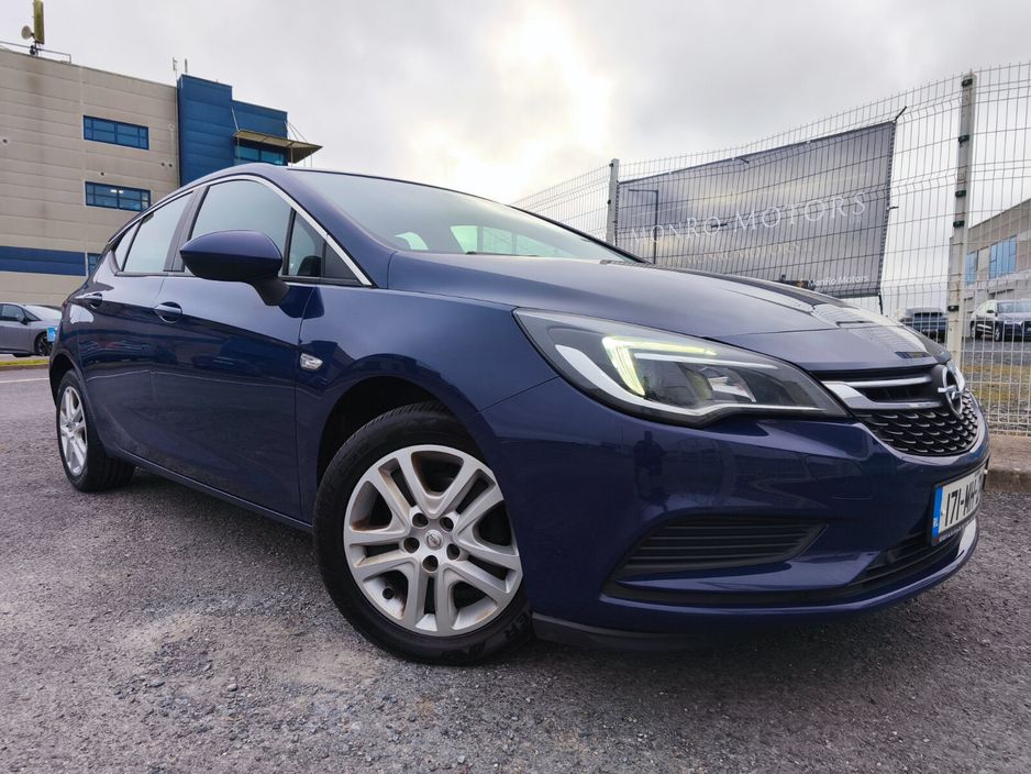 2017 Opel Astra - image 4