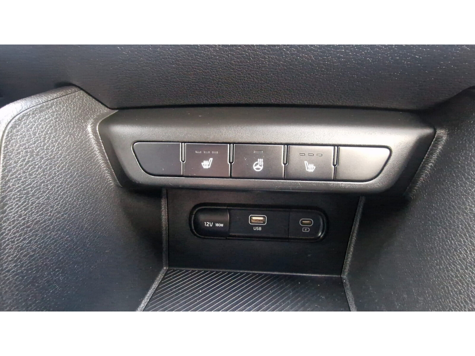 2023 Kia Sportage - image 16