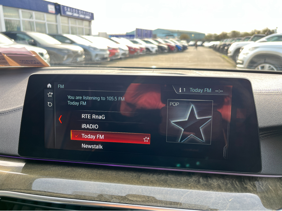 2018 BMW 5 Series - image 27