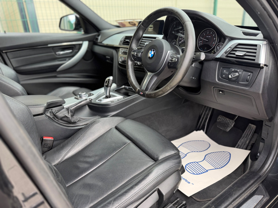 2017 BMW 3 Series - image 8