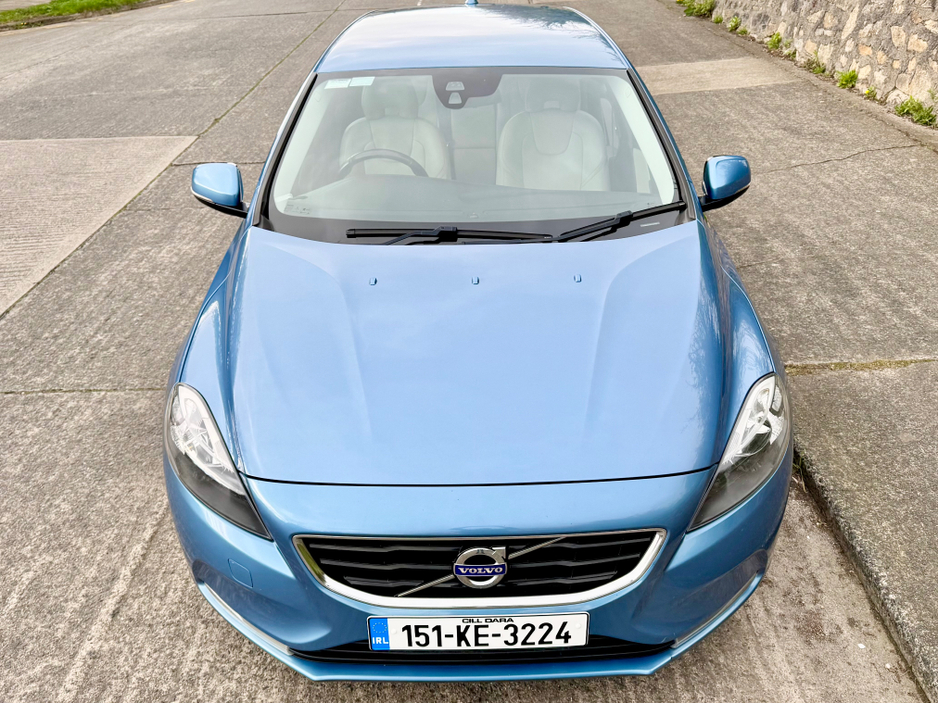 2015 Volvo V40 - image 15