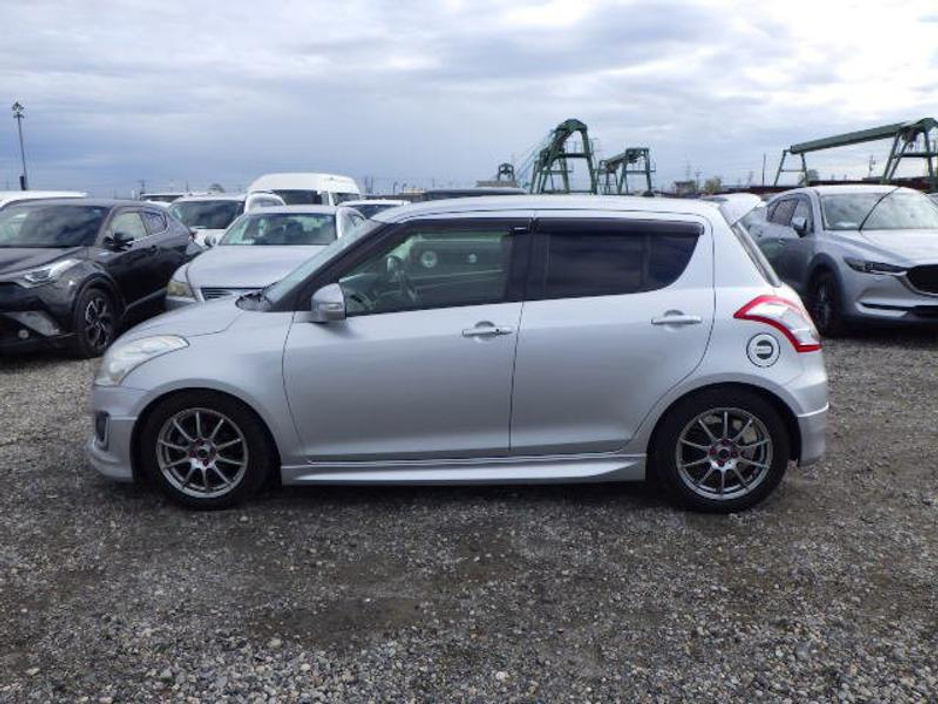 2014 Suzuki Swift - image 5