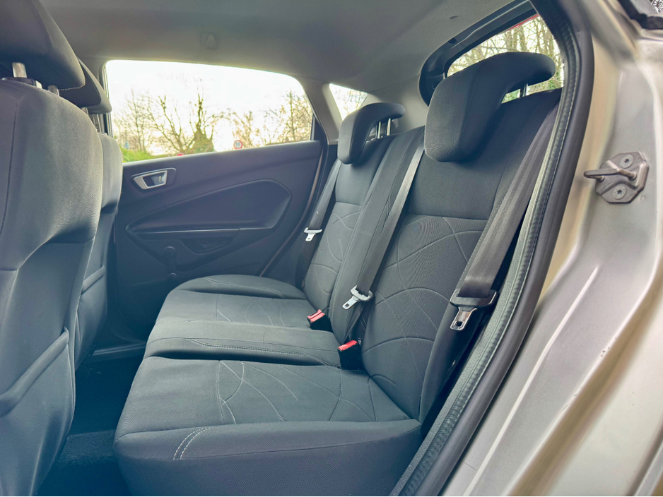 2015 Ford Fiesta ZETEC 1.2L !!! €7,950