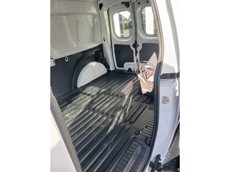 2020 Renault Kangoo - image 8