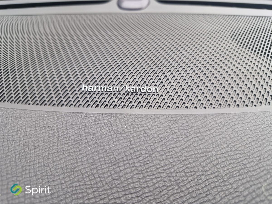 2022 Volvo XC90 - image 10