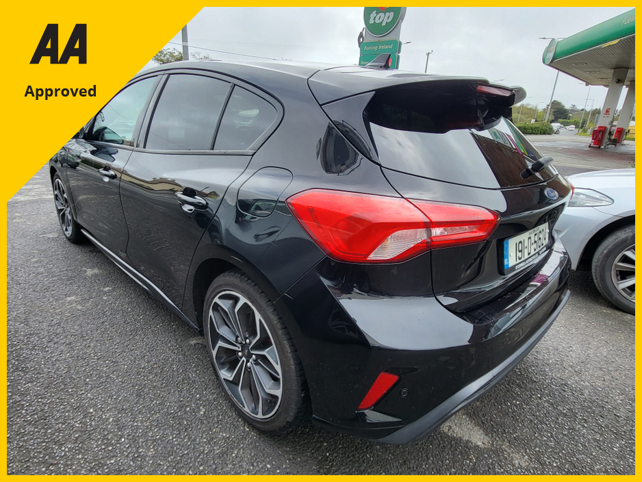 2019 Ford Focus - image 8