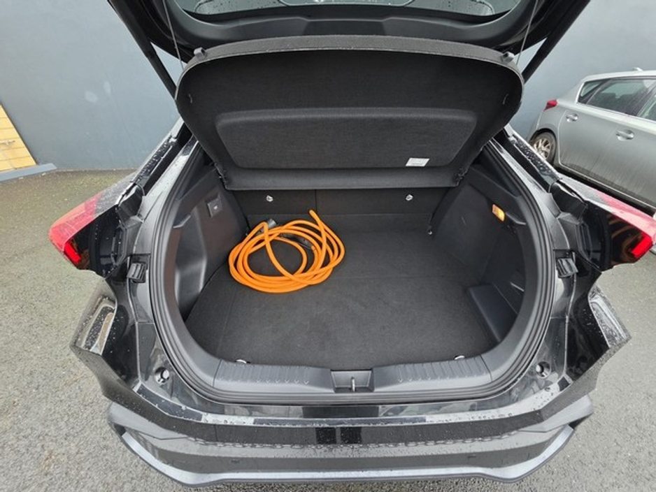 2025 Toyota C-HR - image 11