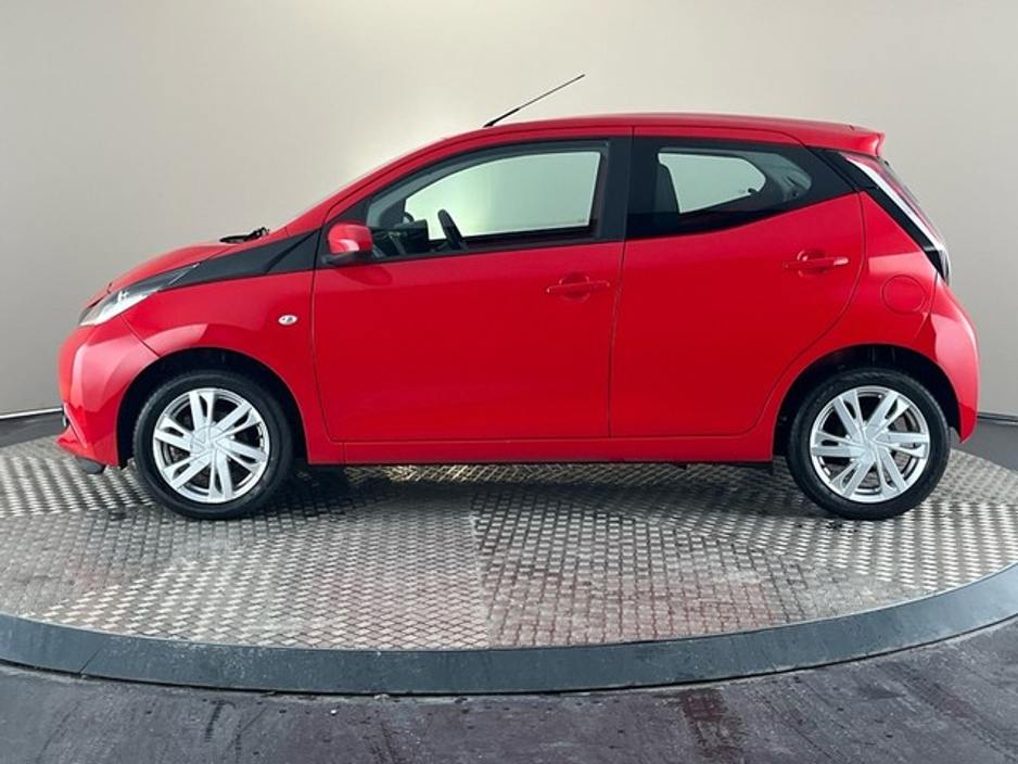 2017 Toyota Aygo X-PLAY Automatic €10,950