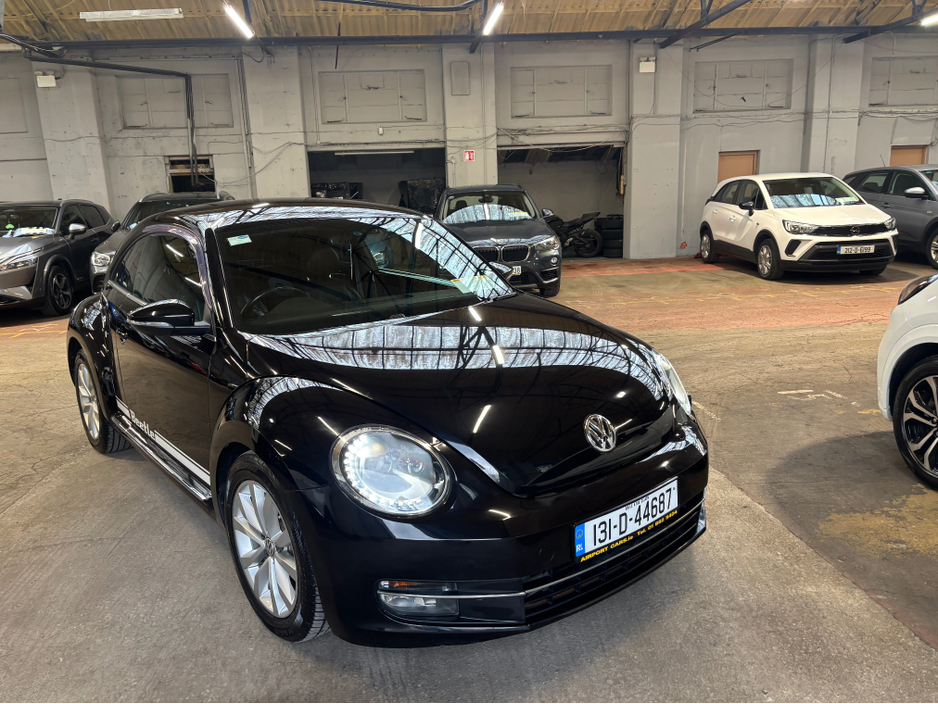 2013 Volkswagen Beetle - image 5