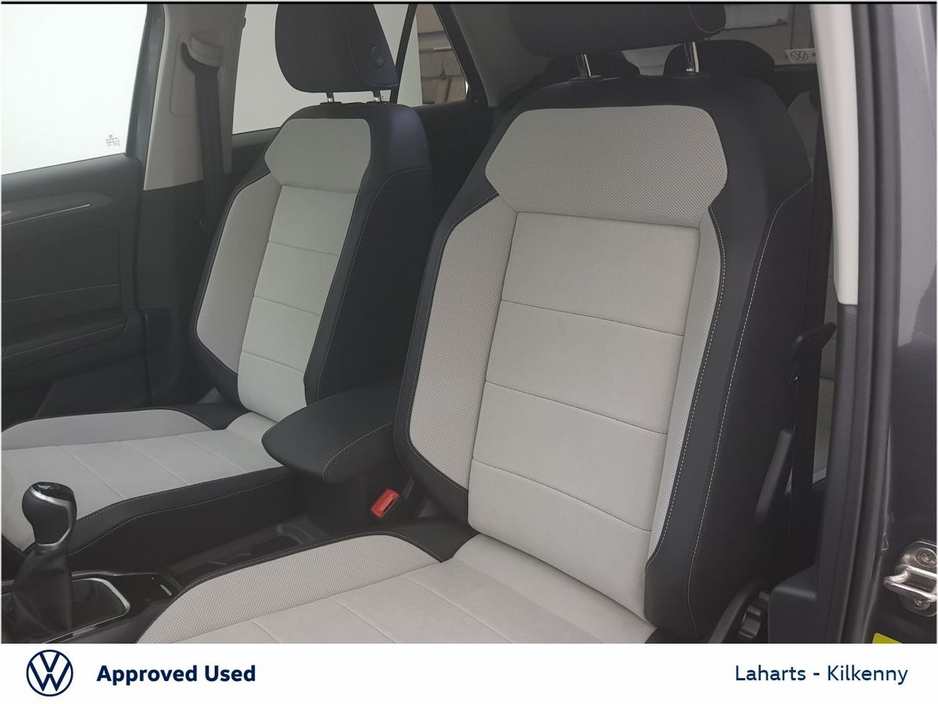 2023 Volkswagen T-Roc - image 27
