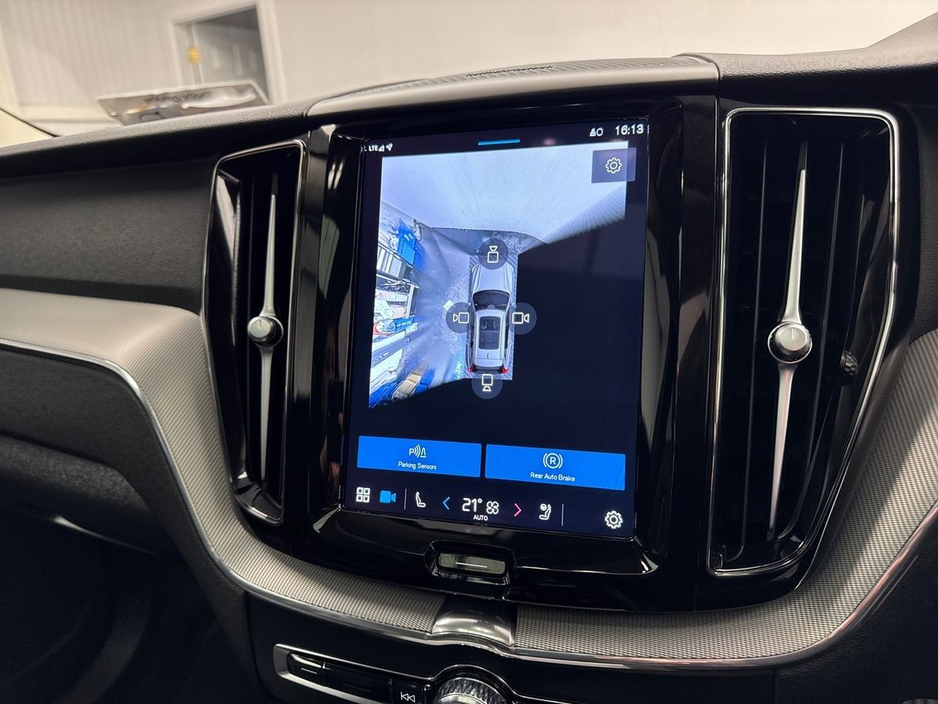 2023 Volvo XC60 - image 20