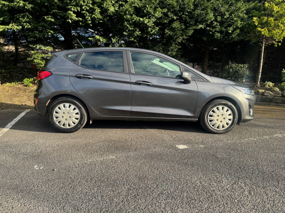 2022 Ford Fiesta - image 4