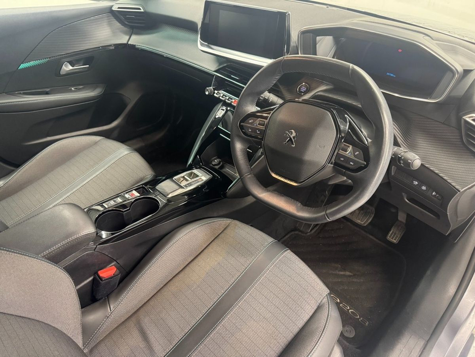 2022 Peugeot 208 Electric 136bhp (50 kWh) Allure Pack €16,975
