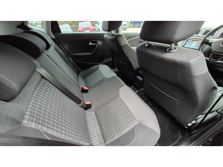 2016 Volkswagen Polo - image 19