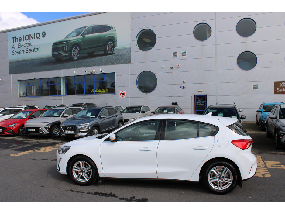 2020 Ford Focus - image 2