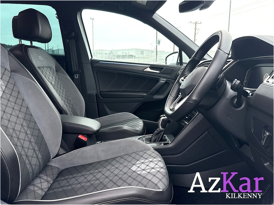 2023 Volkswagen Tiguan - image 12