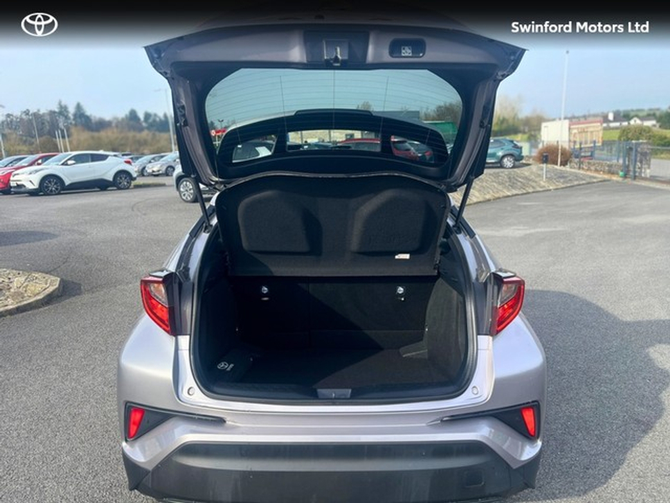 2022 Toyota C-HR - image 6