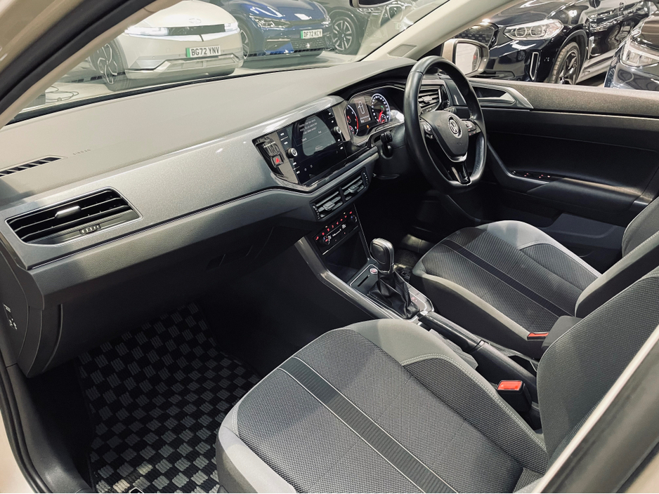 2018 Volkswagen Polo - image 11