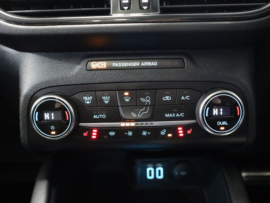 2022 Ford Kuga - image 24