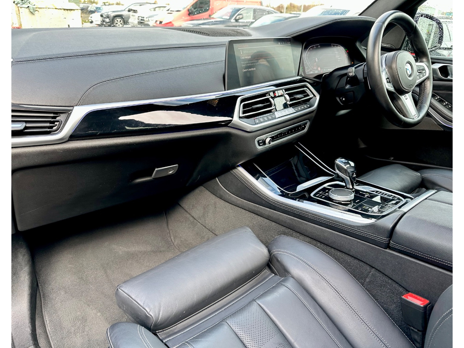 2021 BMW X5 - image 11