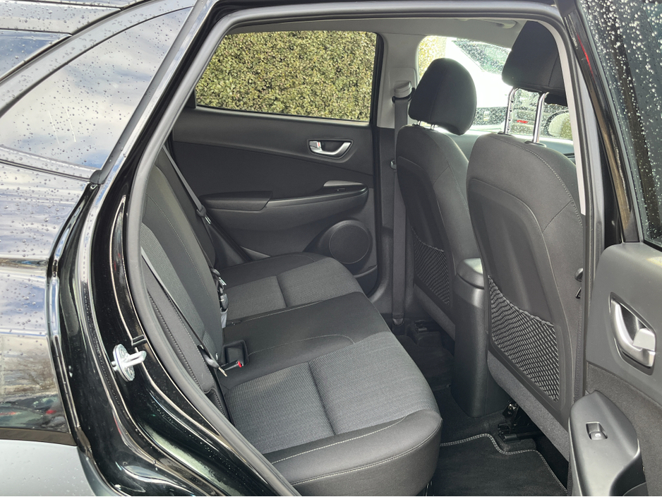 2022 Hyundai Kona - image 9