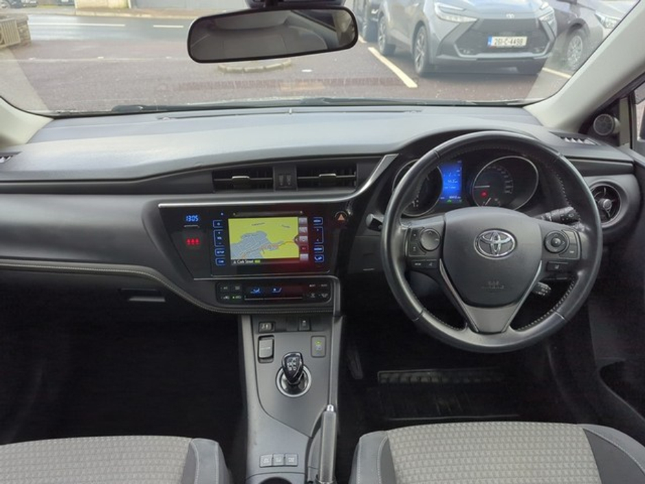 2018 Toyota Auris AURIS HYBRID LUNA SPORT €17,950