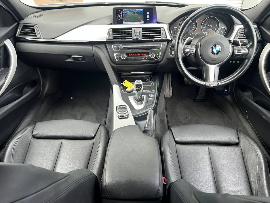 2015 BMW 3 Series 320d M-SPORT COMPETITION // HEADS-UP DISPLAY // LEATHER M-SPORT INTERIOR // REVERSE CAMERA €18,750