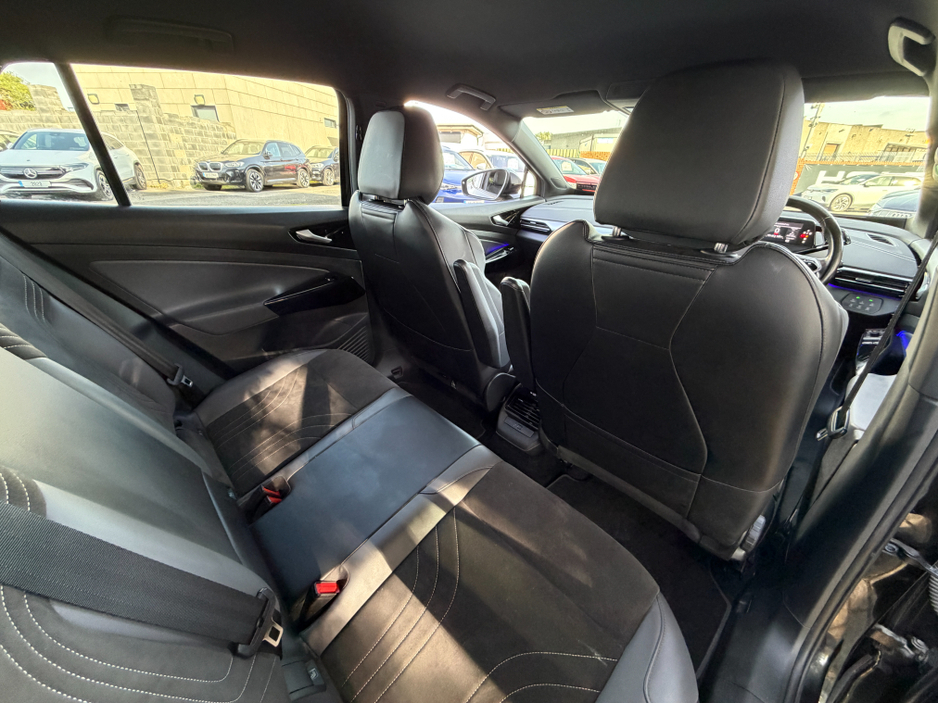 2023 Volkswagen ID.4 - image 21