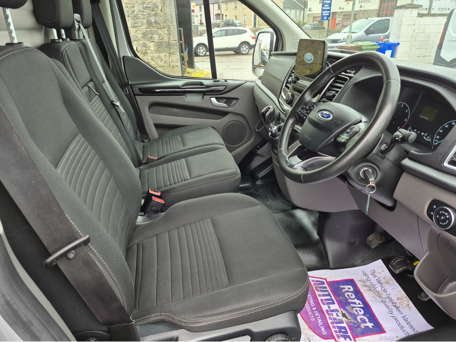 2022 Ford Transit Custom - image 12