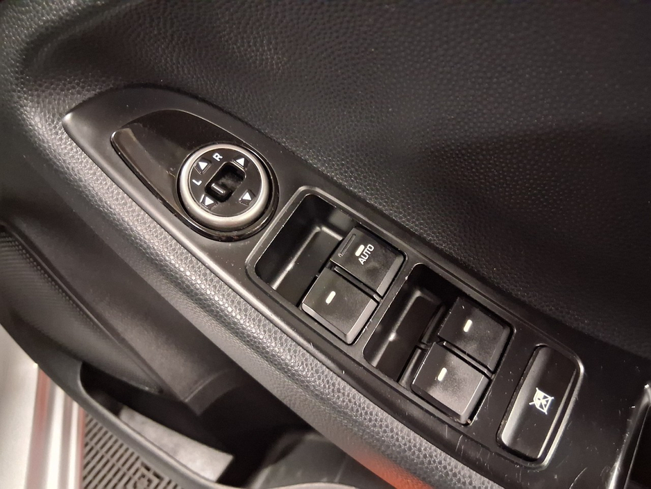 2016 Hyundai i20 - image 14