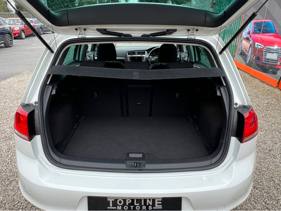2016 Volkswagen Golf - image 8