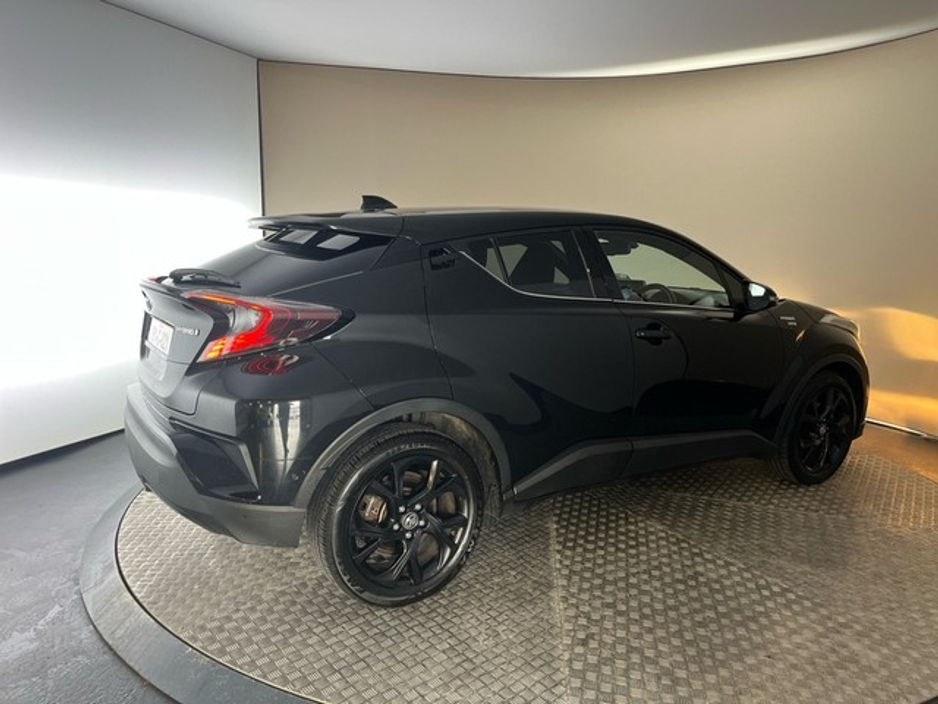 2019 Toyota C-HR - image 15