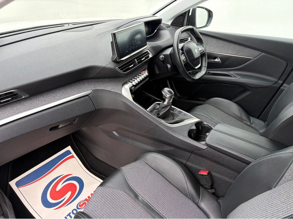 2021 Peugeot 3008 - image 17