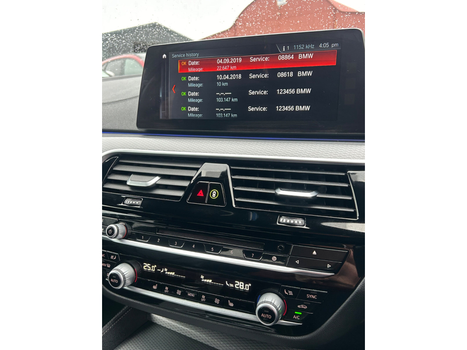 2018 BMW 5 Series - image 25