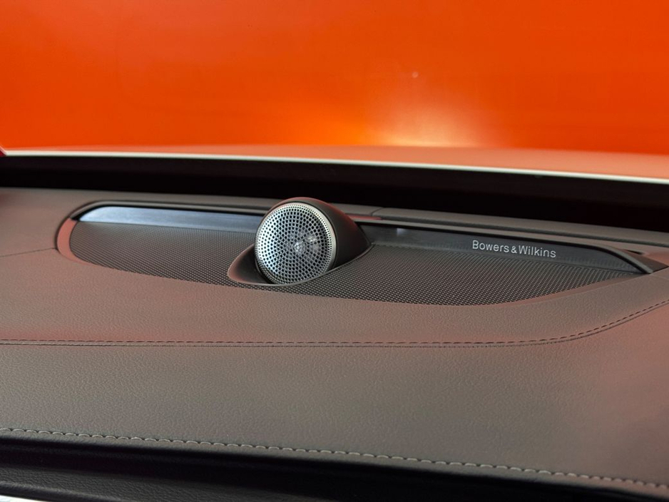 2024 Volvo XC90 - image 20