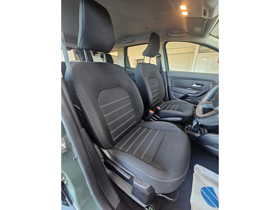 2023 Dacia Duster EXPRESSION BLUE DCI 115 DFULL €19,950