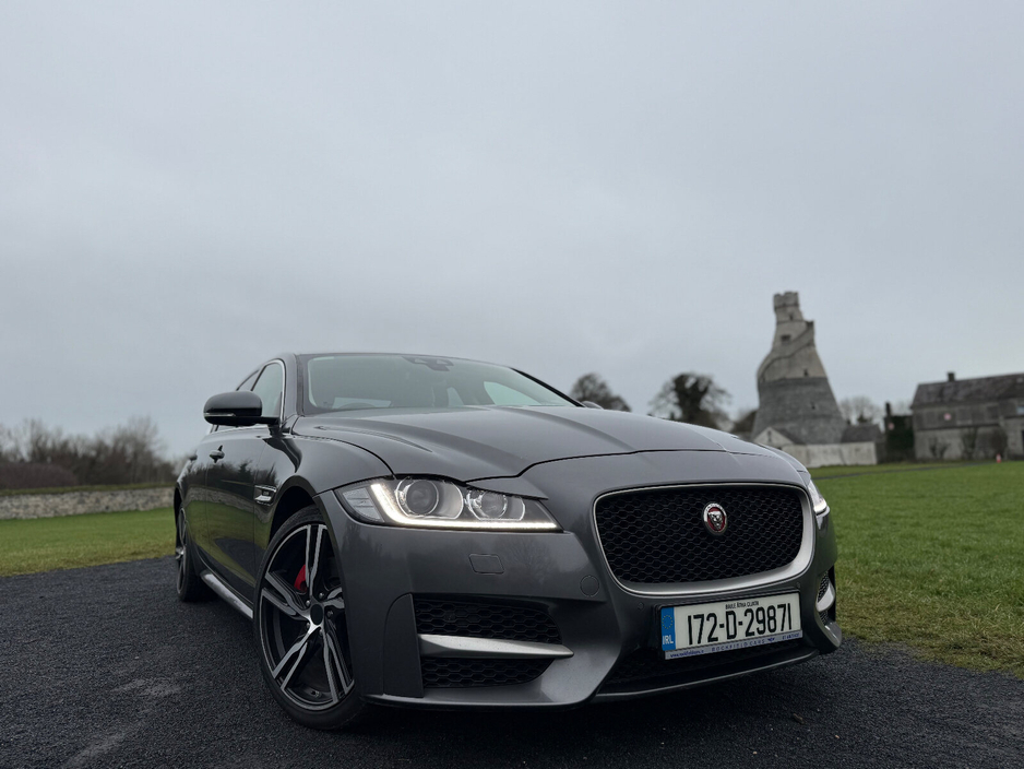 2017 Jaguar XF - image 2