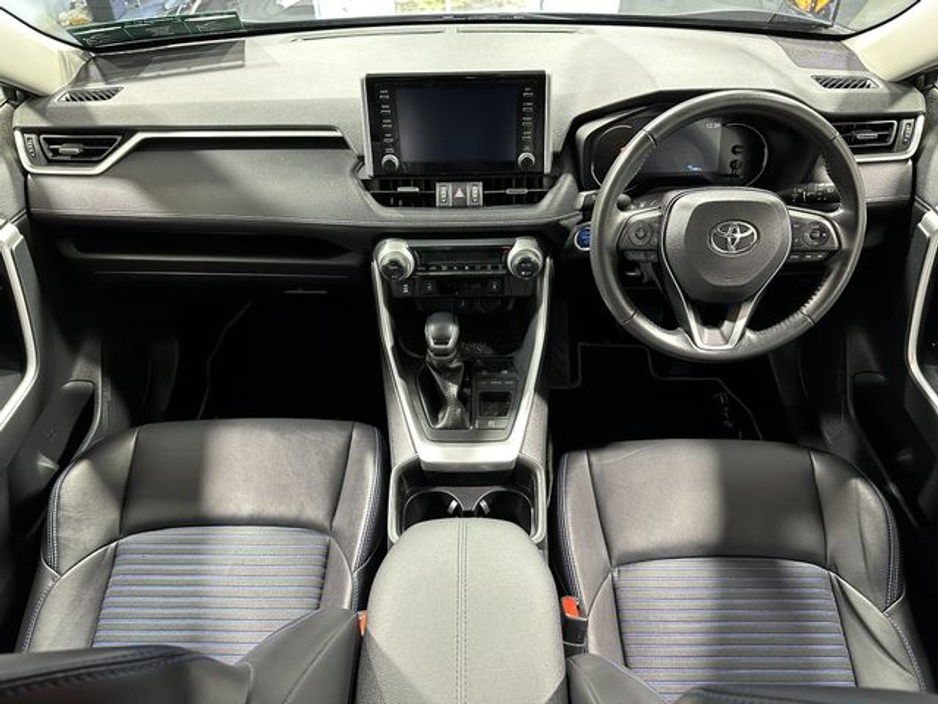 2021 Toyota Rav4 - image 9