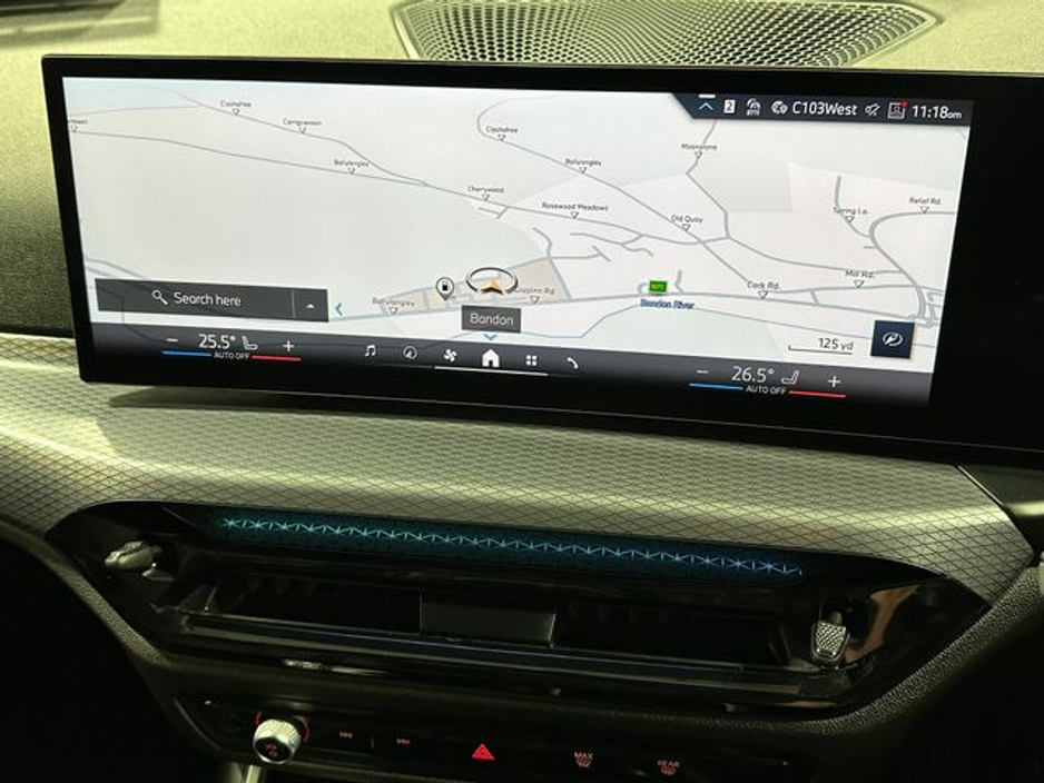 2025 BMW 3 Series - image 13